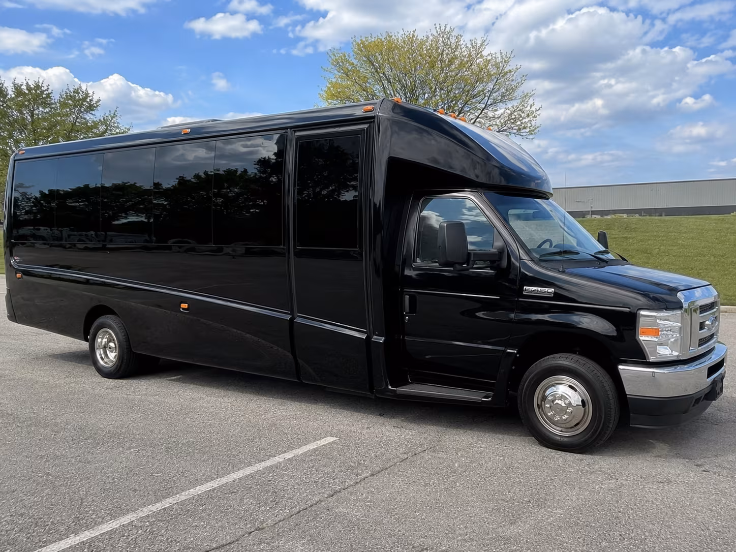 bus rentals for railbird music festival weekends