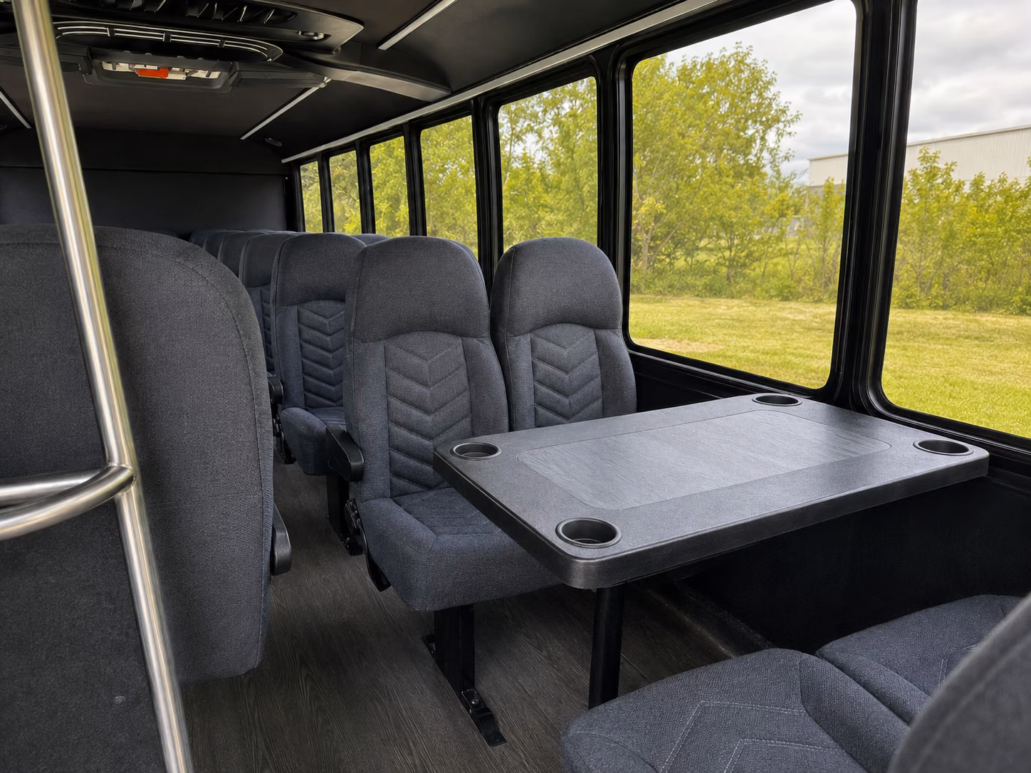 charter buses for lexington horse farm and vineyard wedding venues