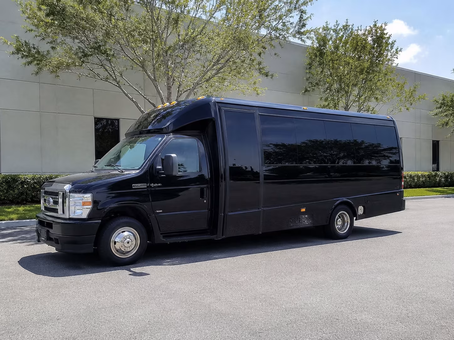 distillery district and downtown lexington concert bar crawl buses