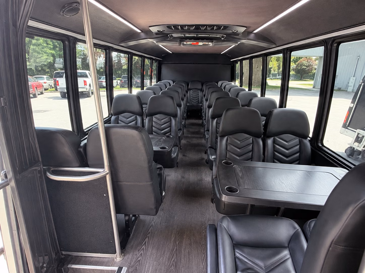 fan buses to keeneland races and thoroughbred park events