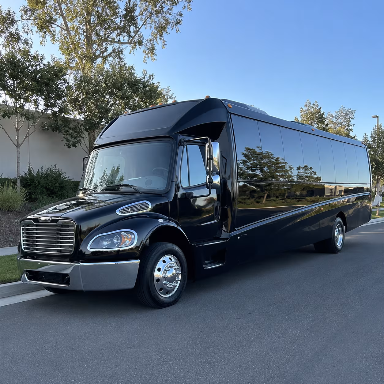 lexington 28 passenger minibus