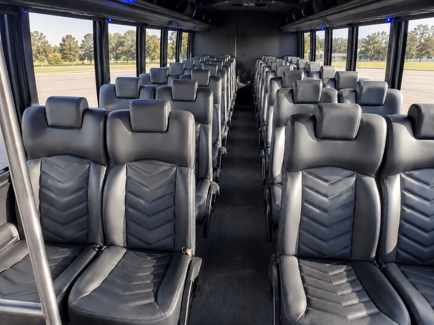 minibus rentals for small group wine tours through jessamine and woodford counties