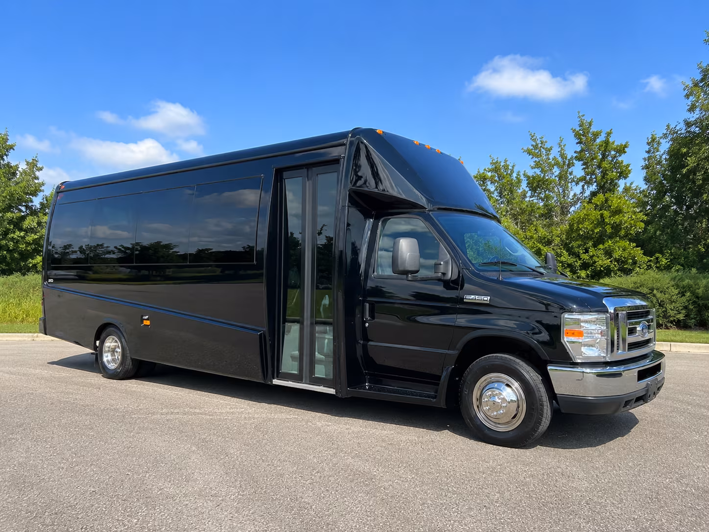 rent a party bus in lexington for a prom night built around your itinerary