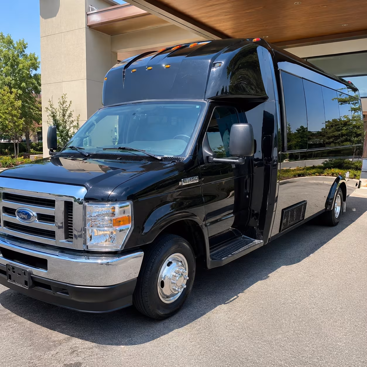 why rent using lexingtoncoachbusservice com